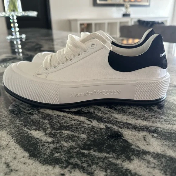 Alexander Mcqueens - Picture 2 of 4